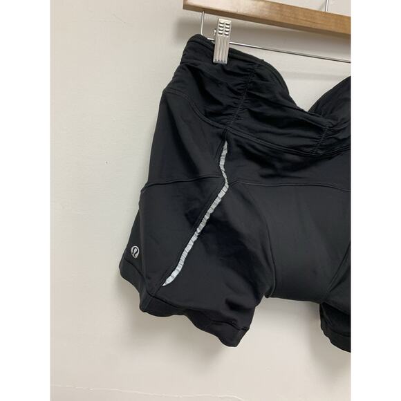 Lululemon Women’s Run Athletic Cycling Padded Booty Shorts- Size 12 Black - Picture 3 of 3
